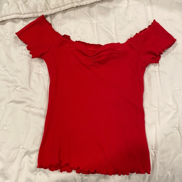 Guess off the shoulder top - Picture 1 of 1